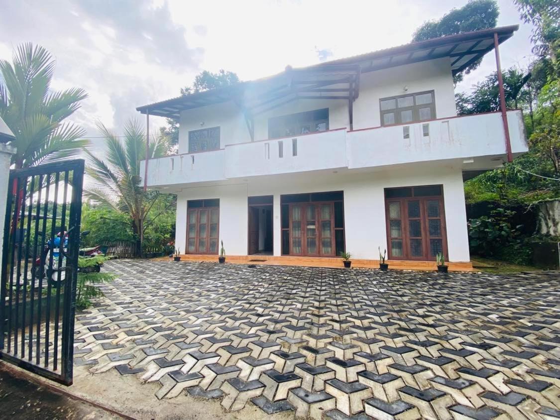 Montes Ella住宿加早餐旅馆 外观 照片
